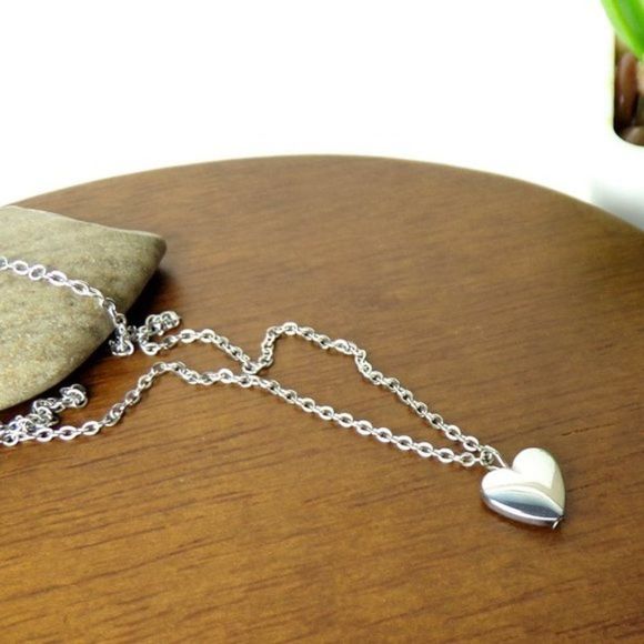 Hematite heart bead silver tone chain necklace. - Picture 2 of 2